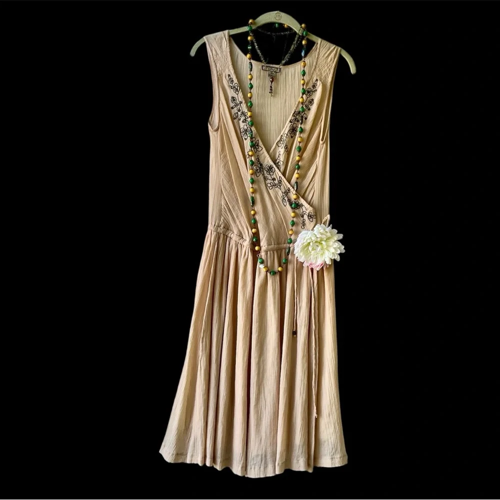 Flapper Inspired Dropwaist Embroidered Cotton Dress - Picture 2 of 10